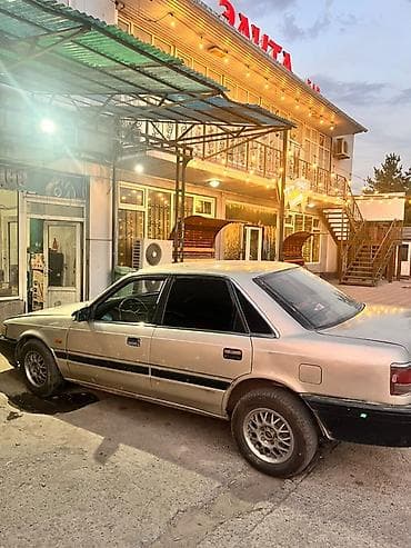 бюджетные авто: Mazda 626: 1989 г., Механика, Газ, Седан — 3