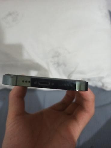 ipod classic: IPhone 13 Pro, Alpine Green — 2