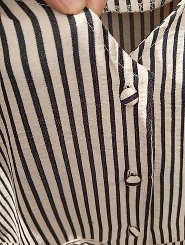 Женская обувь: Платье в полоску с пуговицами и ремешком - Модель: миди, расклёшенный — 2