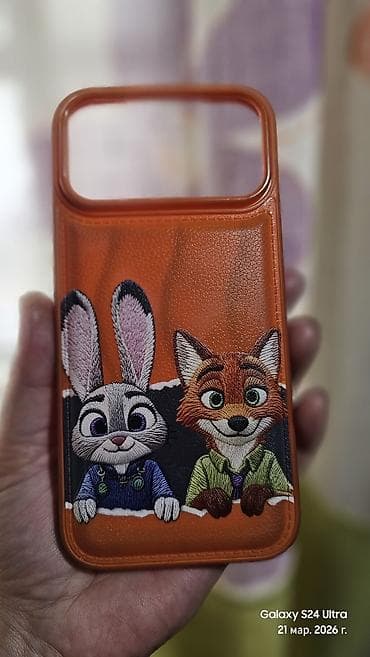 Чехол для Айфон 17 про макс с объемной вышивкой персонажей Зверополиса