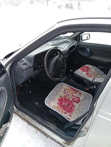 opel ош: Daewoo Nexia: 2001 г., Кол менен иштөөчү, Бензин, Седан — 5