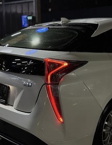 152: Toyota Prius: 2018 г., 1.8 л, Вариатор, Гибрид, Лифтбек — 6