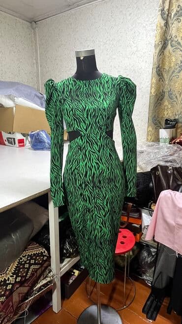 платье с пайетками большого размера: Вечернее платье, Длинная модель, С рукавами, Открытая спина, S — 1