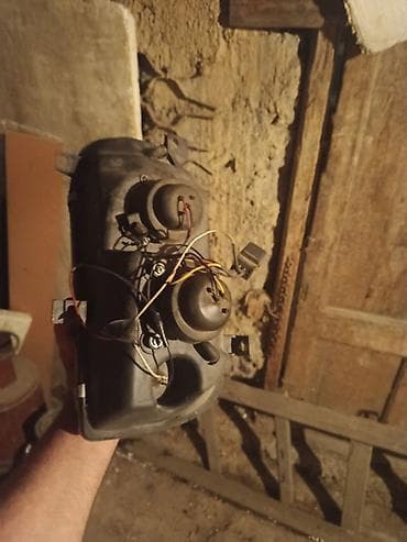 вмб 3: Передняя правая фара Volkswagen 1994 г., Б/у — 2