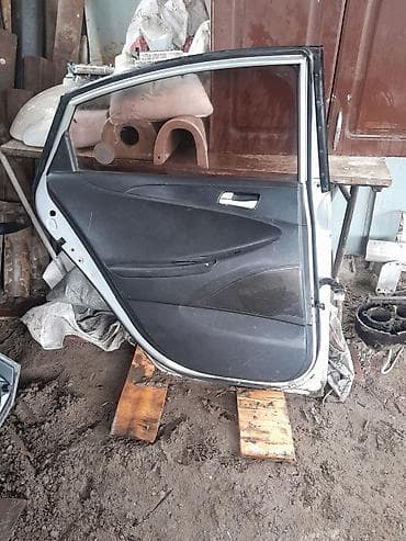 рейка на венто: Дверь Задняя правая Audi, Б/у — 1