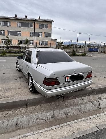 камутатор 124: Mercedes-Benz W124: 1995 г., 2 л, Механика, Бензин, Седан — 4