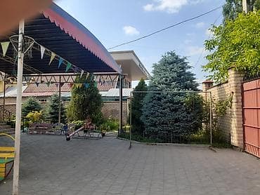 Үйлөрдү сатуу: 360 м², 10 бөлмө — 2