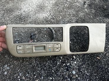 camry 80: Центральная консоль Toyota — 1