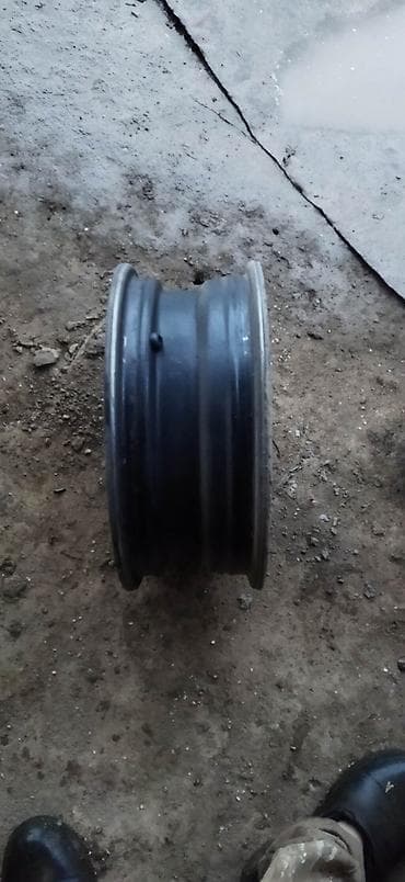 r17 8j: Железные Диски R 15 отверстий - 4, Б/у — 2