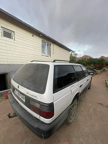 Продажа авто: Volkswagen Passat: 1988 г., 1.8 л, Механика, Бензин, Универсал — 4