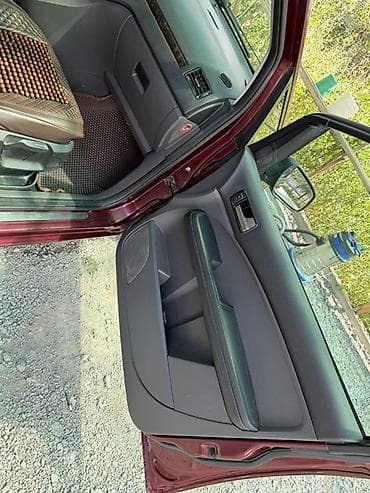 лада 21999: Ford Focus: 2004 г., 1.8 л, Механика, Бензин, Универсал — 7