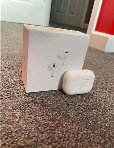 macbook pro m2: Apple AirPods Pro (2‑го поколения) с зарядным кейсом MagSafe (USB‑C) — 3