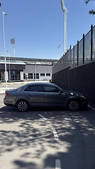 Продажа авто: Volkswagen Jetta: 2005 г., 2.5 л, Седан — 4