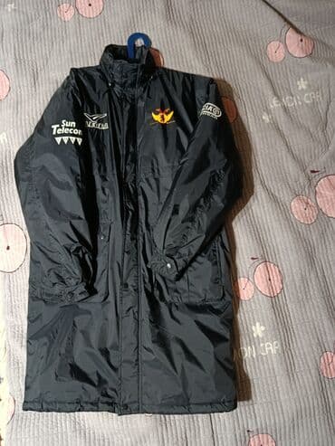 Футболкалар: Длинная спортивная куртки почти новый ни разу стирались размер — 1