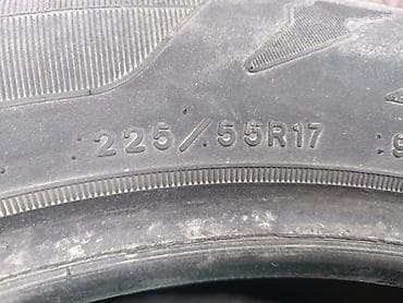 Шиналар жана дисктер: Комплект летних шин 225/55 R17 Б/У цена 2000 за комплект - Размер — 2