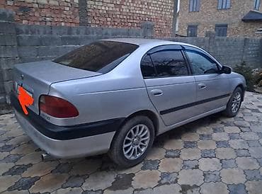 кабина авто: Toyota Avensis: 1999 г., Автомат, Бензин, Седан — 8