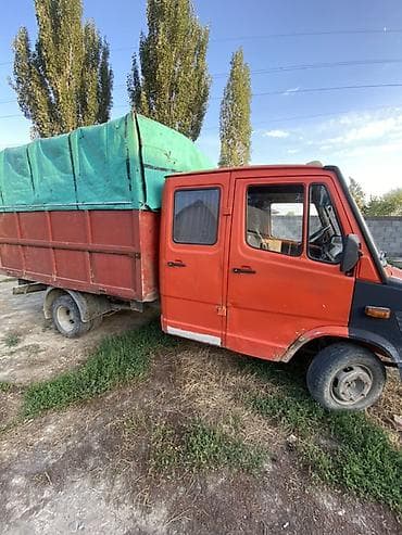 стоимость крана 25 тонн: Грузовой фургон Mercedes-Benz (кабина-два ряда, тентованный борт) - — 2
