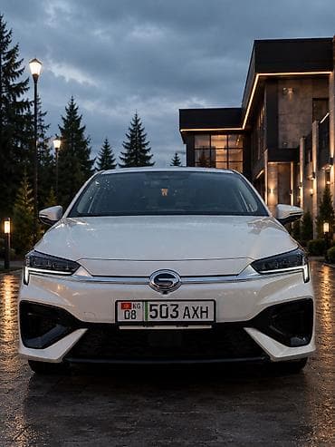 wuling mini ev: JAC : 2023 г., Автомат, Электромобиль, Седан — 1