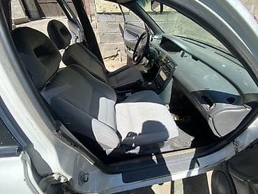 Транспорт: Mazda 626: 1992 г., 2 л, Механика, Бензин, Лифтбек — 9
