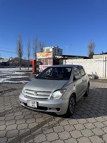 Toyota ist: 2003 г., 1.3 л, Автомат, Бензин, Хэтчбэк