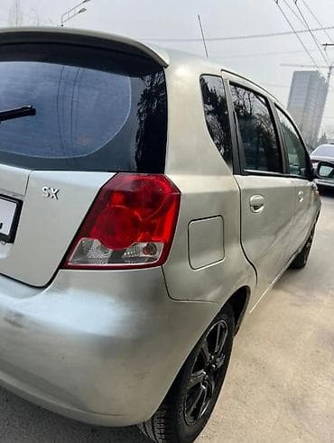aveo: Chevrolet Aveo: 2004 г., 1.4 л, Механика, Бензин, Хэтчбэк — 4