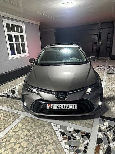 genezis g80: Toyota Corolla: 2021 г., 1.8 л, Вариатор, Гибрид, Седан — 1