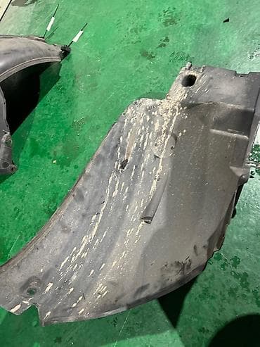 щиток мерс: Подкрылок Задний правый Mercedes-Benz, 2008 г., Оригинал — 2