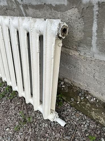 атопление: Чугунные батареи Б/у, Количество секций: 8 шт, Высота: 50 см, Тип подключения: Боковое — 2