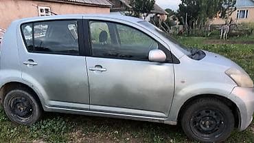 Унаа: Daihatsu Sirion: 2008 г., 0.9 л, Кол менен иштөөчү, Бензин, Хетчбек — 5