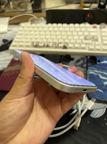 ipad 8th: IPhone 17, Б/у, 256 ГБ, Белый, Защитное стекло, Чехол, Кабель, 100 % — 4