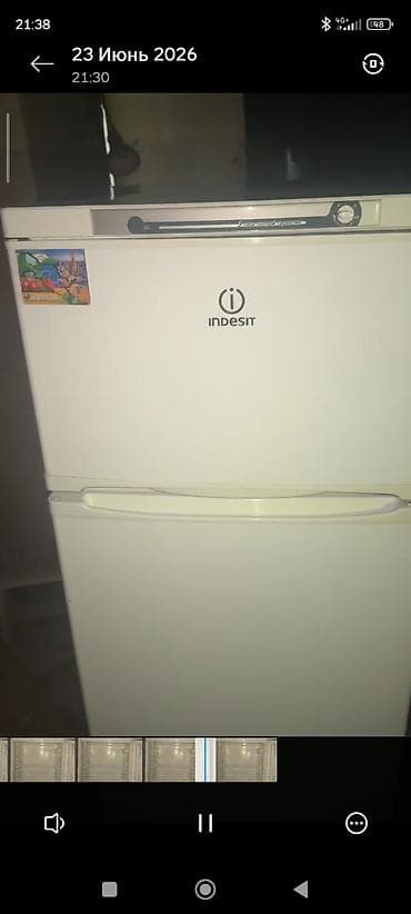 Холодильник Indesit, двухкамерный (с верхней морозильной камерой)