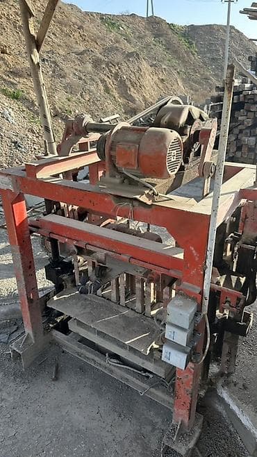 Вибропресс для производства бетонных блоков/шлакоблоков -