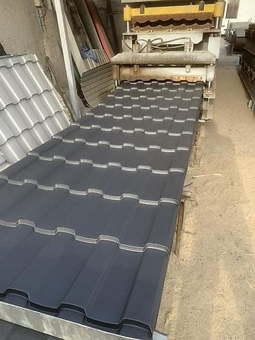 Металлочерепица: Металлочерепица (профилированные листы под черепицу), цвет графит. - — 2