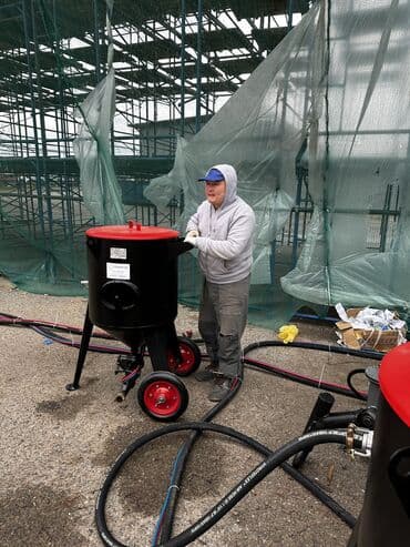 инструменты для стяжки: Продам пескоструйные установки от 25 до 1000 л. Комплектующие — 3