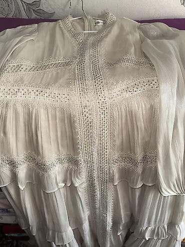 салон вечерних платьев: Продаю платье Привозное новое Цена 5000 Размер 44-46 Цвет : бежевый — 1