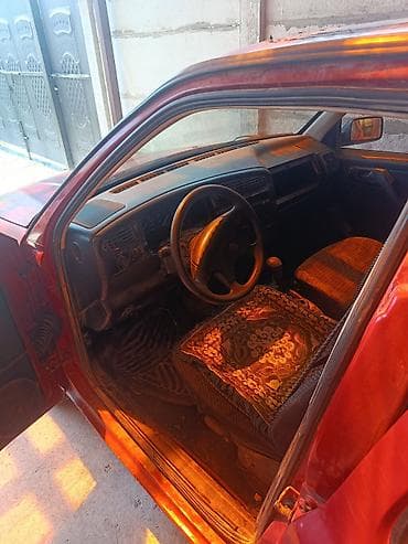 Унаа сатуу: Volkswagen Vento: 1993 г., 1.8 л, Кол менен иштөөчү, Бензин, Седан — 6