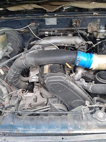 Унаа сатуу: Toyota Hilux Surf: 1993 г., 3 л, Кол менен иштөөчү, Дизель, Жол тандабас — 4