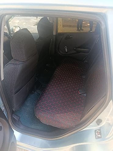 honda mobilio: Honda Jazz: 2004 г., 1.5 л, Автомат, Бензин, Хэтчбэк — 2