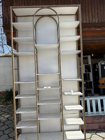 Декоративный стеллаж/витрина с арочным центральным модулем -