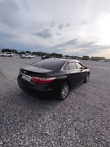 х5 2017: Toyota Camry: 2017 г., Гибрид, Седан — 6