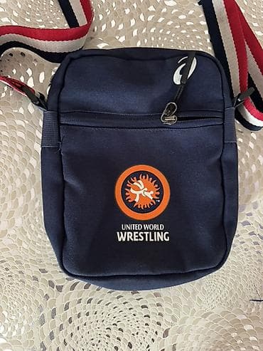 pull and beer: Сумка через плечо United World Wrestling - Компактная вертикальная — 1