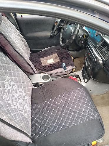опел седан: Opel Vectra: 1999 г., 1.6 л, Седан — 5