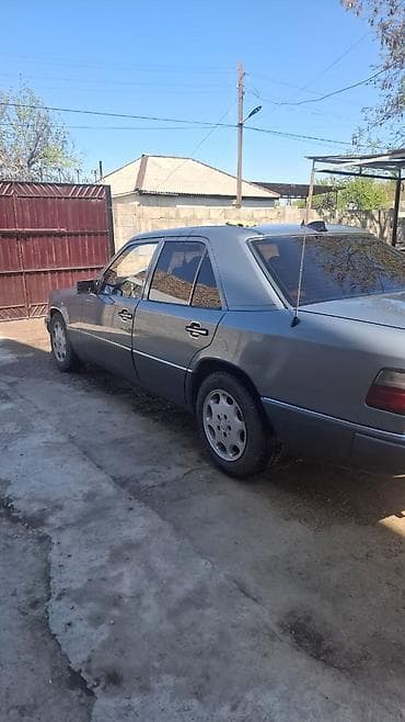 mini car: Mercedes-Benz W124: 1990 г., 2.3 л, Ручные, Бензин, Седан — 2