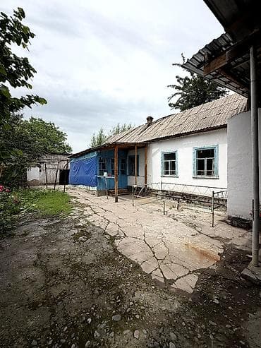 сараи: В Сокулуке ( верхняя зона) продается просторный дом. 🏠 Участок 12 — 5