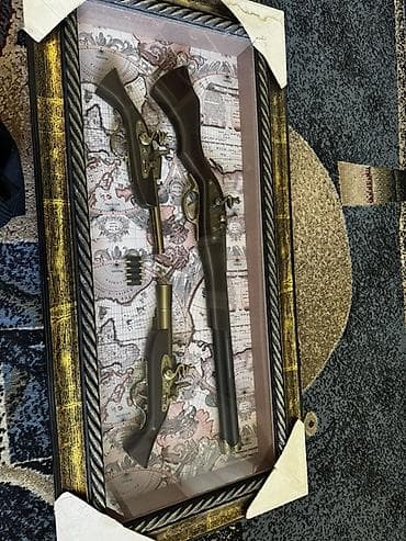 автомат ак47: Настенная декоративная композиция с репликами кремнёвых пистолетов в — 1