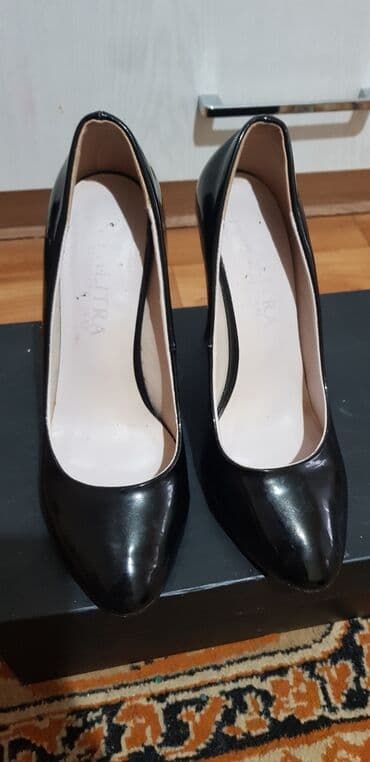 женские брендовые туфли недорого: Продаю классные осень зима сапоги пару раз только одевала. женские — 8