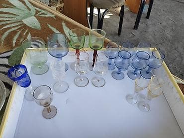 Разнобойные винтажные тарелки и блюдца из советского и постсоветского