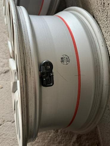 Диски: Литые Диски R 18 Toyota, Комплект, отверстий - 6, Б/у — 3