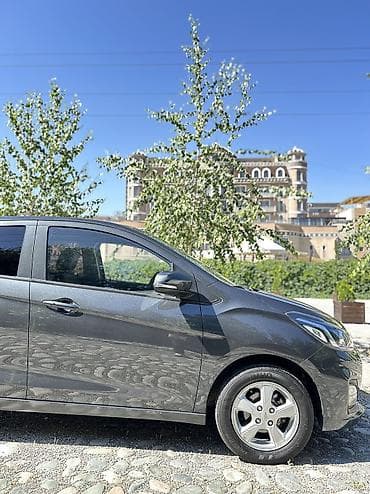 сед: Chevrolet Spark: 2019 г., 1 л, Автомат, Бензин, Седан — 10