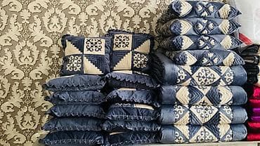 Комплект декоративных подушек и стеганых покрывал/намметов в едином